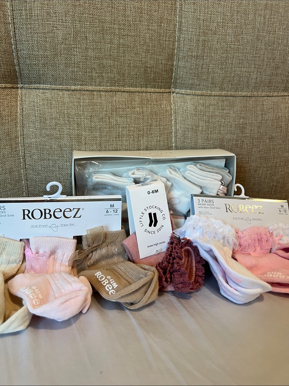 NWT- Robeez Baby Sock Set in Pink, White, Tan and Mauve